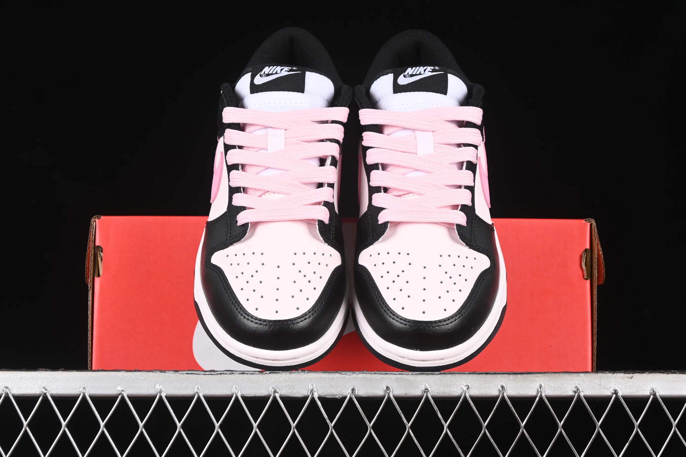 All categories Nk SB Dunk series Nk SB Dunk Low low-top sneakers Nk Dunk Black Pink Steam Puppet Kirino Sakura SB low-top casual sneakers CW1590-100
